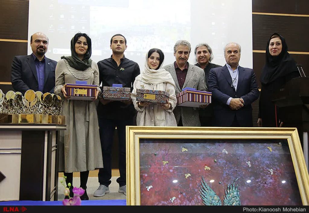 تجلیل از عوامل فیلم سینمایی پشت دیوار سکوت